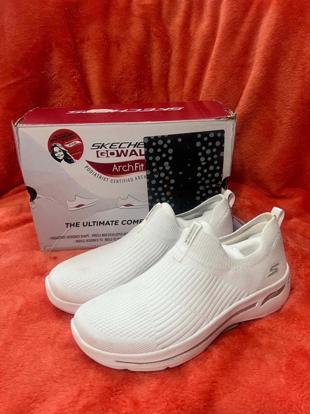 Skechers Women's Slip-On GOwalk Arch Fit Sneakers - White 8.5 - Picture 5 of 7